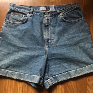 Calvin Klein High waisted Mom Jean Shorts